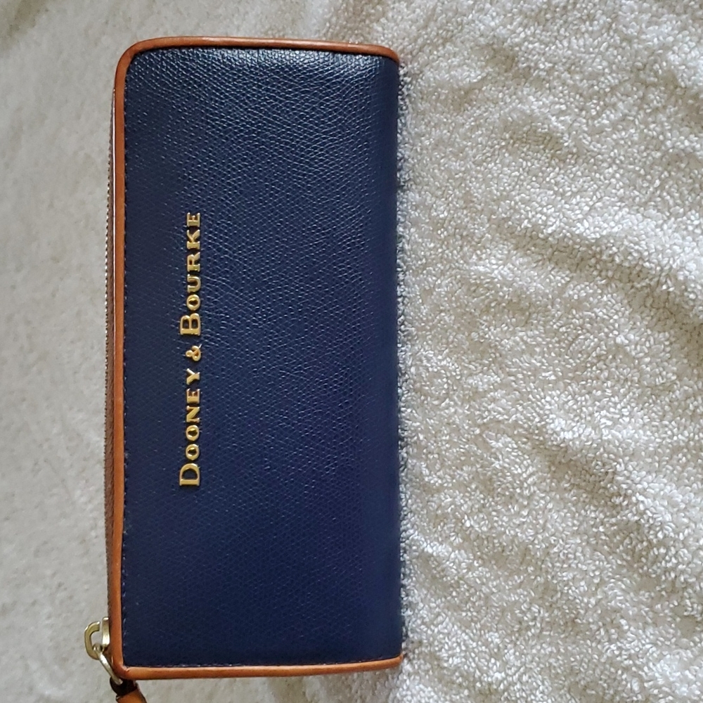 Dooney and Bourke Leather Navy Wallet